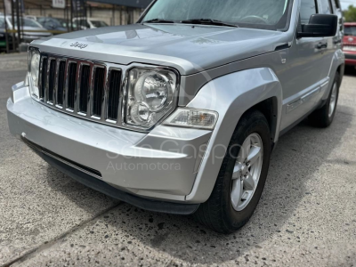 JEEP CHEROKEE LIBERTY 2011