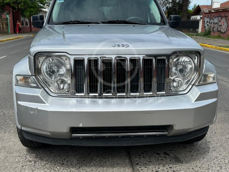 JEEP CHEROKEE LIBERTY 2011