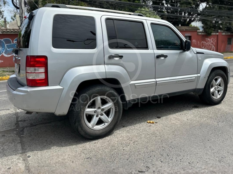 JEEP CHEROKEE LIBERTY 2011