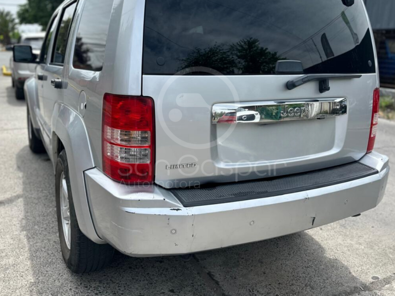 JEEP CHEROKEE LIBERTY 2011