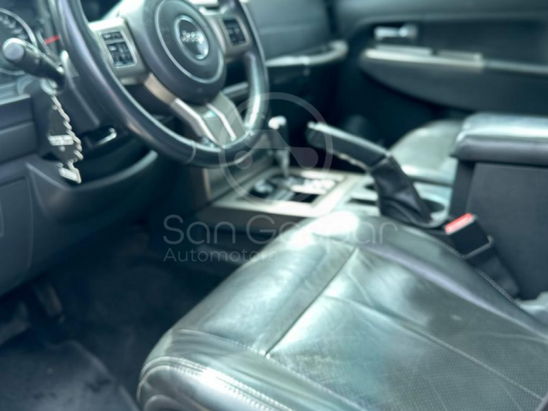 JEEP CHEROKEE LIBERTY 2011