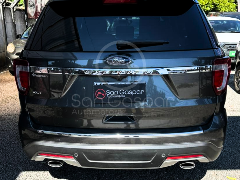 FORD EXPLORER XLT 2018