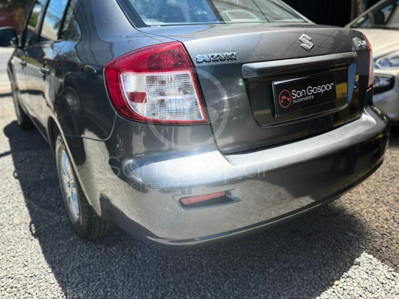 SUZUKI SX4 GLX 2012