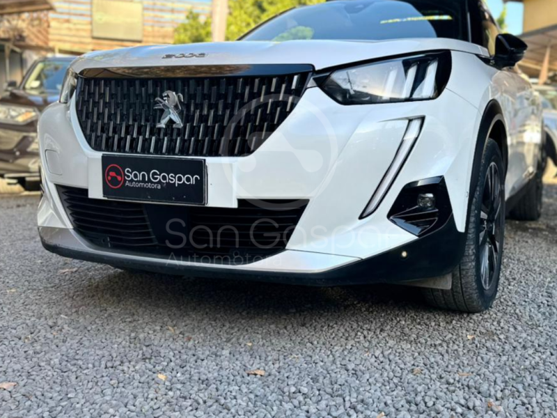 PEUGEOT 2008 GT BlueHDi 2022