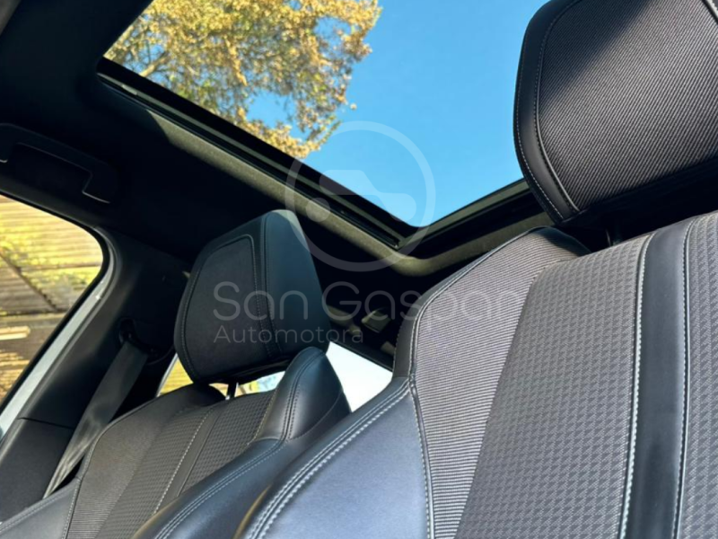 PEUGEOT 2008 GT BlueHDi 2022