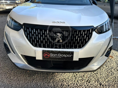PEUGEOT 2008 GT BlueHDi 2022