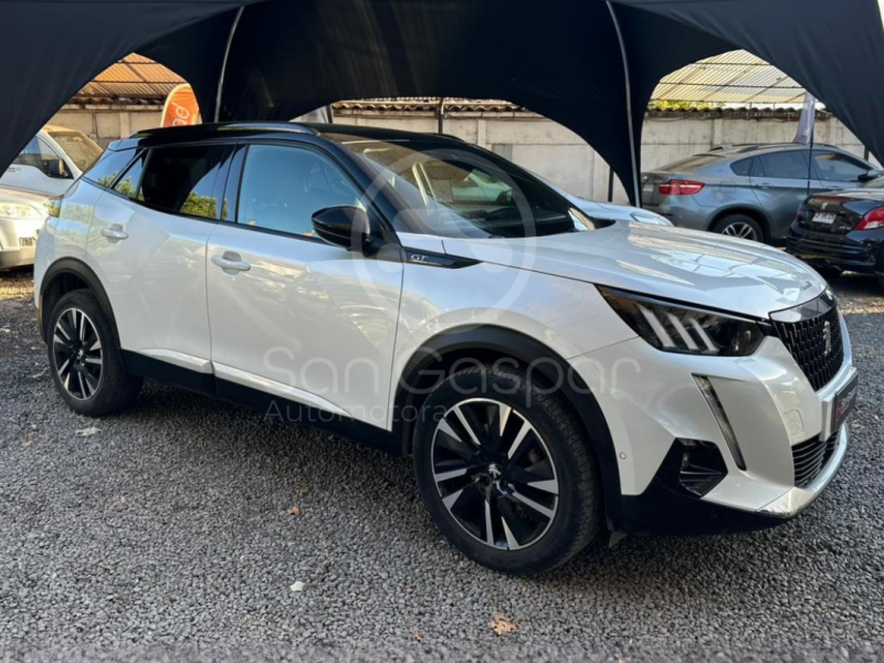 PEUGEOT 2008 GT BlueHDi 2022