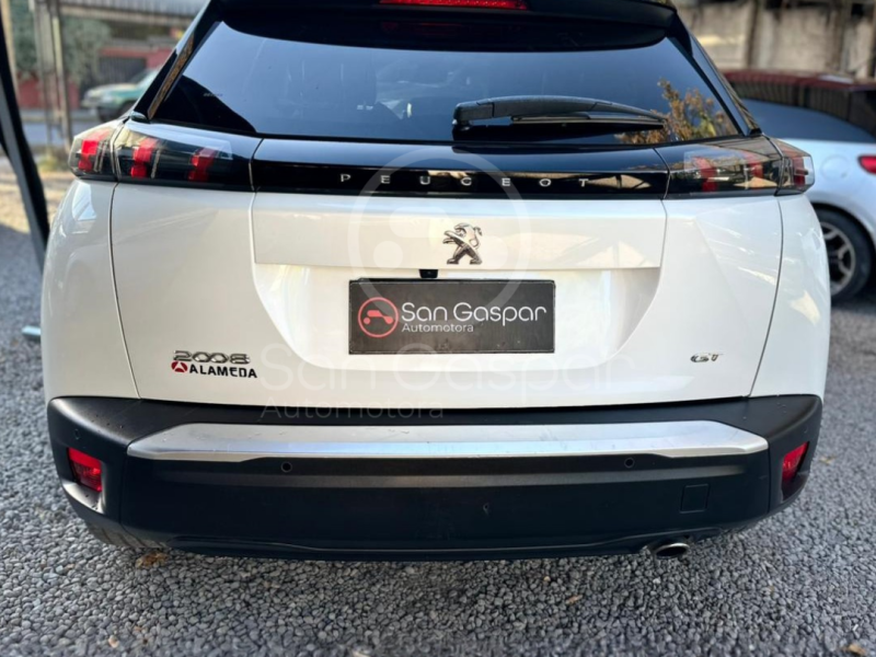 PEUGEOT 2008 GT BlueHDi 2022