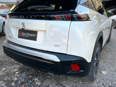 PEUGEOT 2008 GT BlueHDi 2022