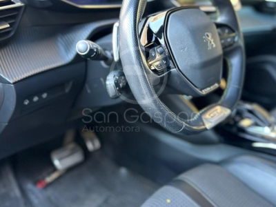 PEUGEOT 2008 GT BlueHDi 2022