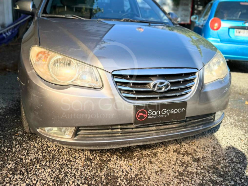 HYUNDAI ELANTRA GLS 2011