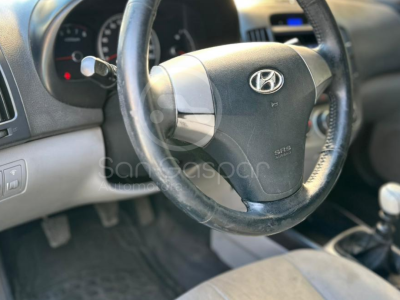 HYUNDAI ELANTRA GLS 2011