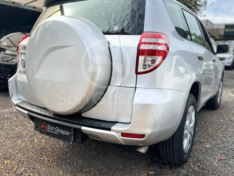 TOYOTA RAV4 2010