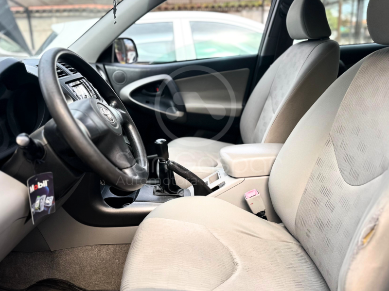 TOYOTA RAV4 2010