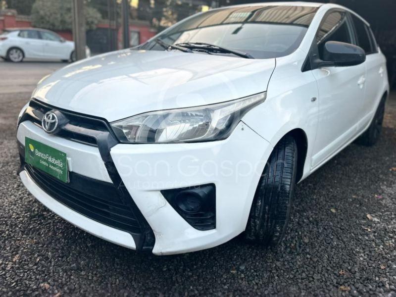 TOYOTA YARIS SPORT GLE 2015