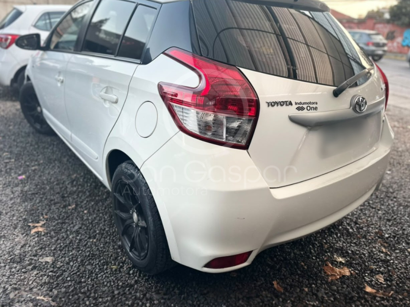 TOYOTA YARIS SPORT GLE 2015